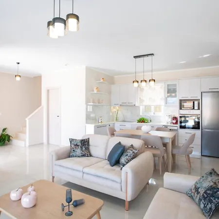 Marianna Ii & Iii Nidrí